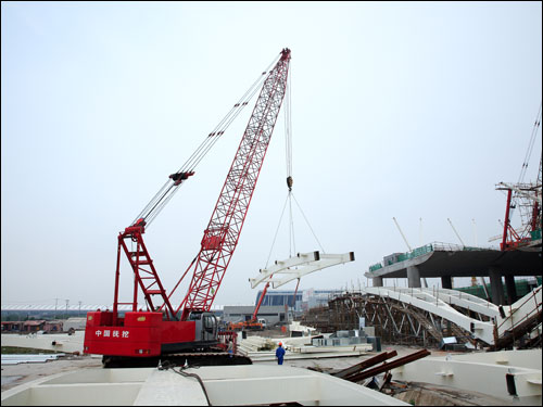QUY100A在上海浦東國際機場擴建工程.jpg